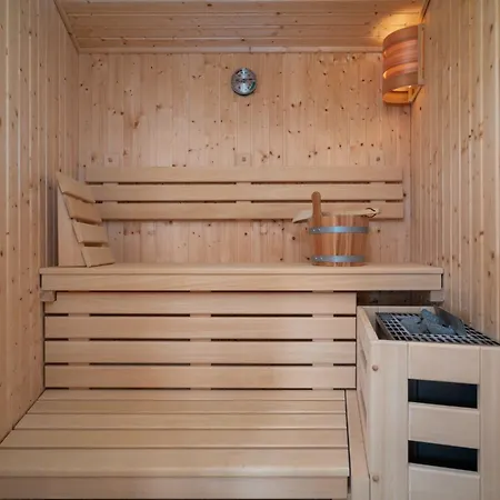 Kugelhaus Kia - Modernes Kugelhaus Mit Klarer Linie Und Naturbezug Am Tollensesee Wustrow (Penzlin)