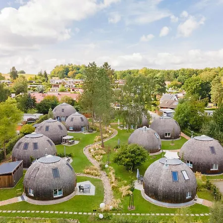 Kugelhaus Kia - Modernes Kugelhaus Mit Klarer Linie Und Naturbezug Am Tollensesee Feriehus *